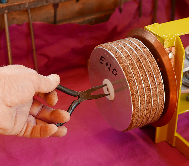 Regenerative Displacer core fixing