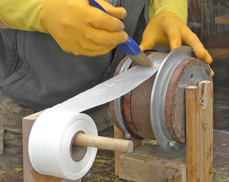 hand layup of fibreglass displacer tubes using mould